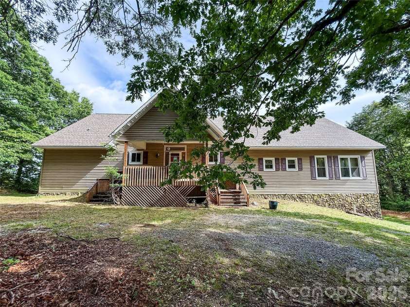 386 Arrowhead Trail, Columbus, NC 28722.  MLS# CAR4395929, YatesRealty ID 33804. 
