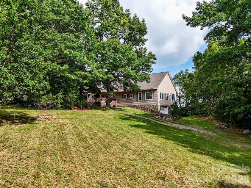 386 Arrowhead Trail, Columbus, NC 28722.  MLS# CAR4395929, YatesRealty ID 33804. 
