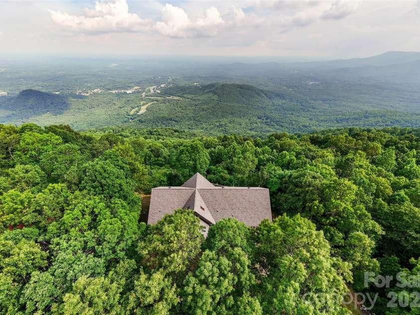 386 Arrowhead Trail, Columbus, NC 28722.  MLS# CAR4395929, YatesRealty ID 33804. 