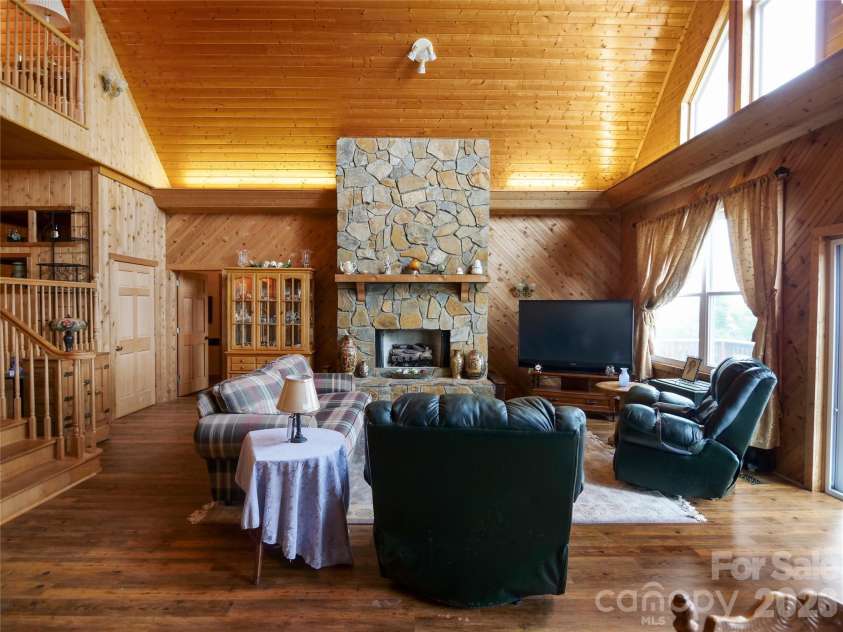 386 Arrowhead Trail, Columbus, NC 28722.  MLS# CAR4395929, YatesRealty ID 33804. 