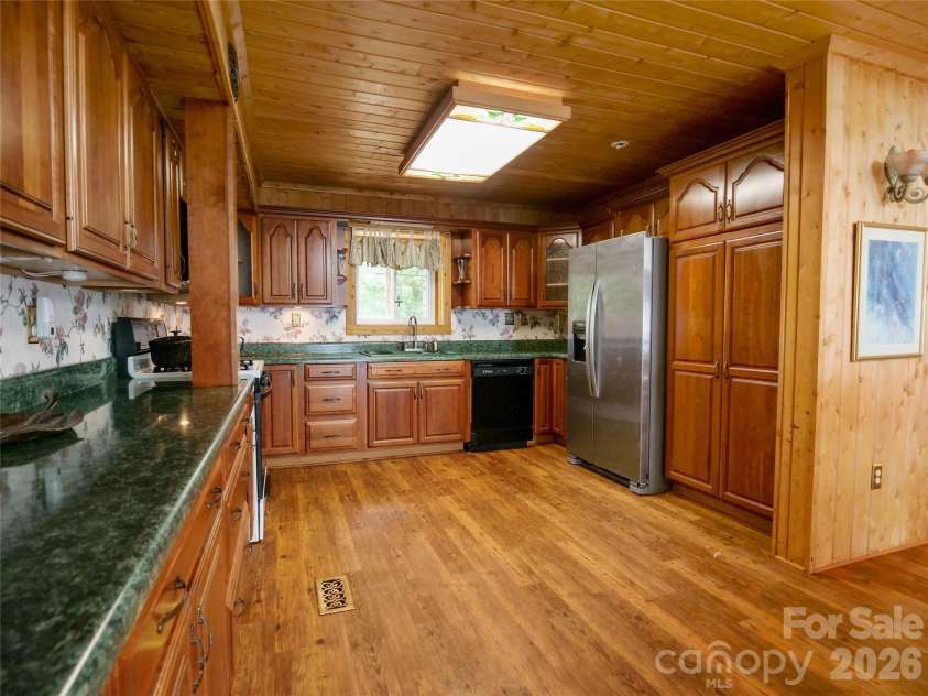 386 Arrowhead Trail, Columbus, NC 28722.  MLS# CAR4395929, YatesRealty ID 33804. 