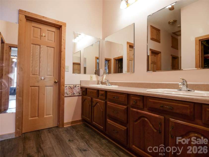 386 Arrowhead Trail, Columbus, NC 28722.  MLS# CAR4395929, YatesRealty ID 33804. 