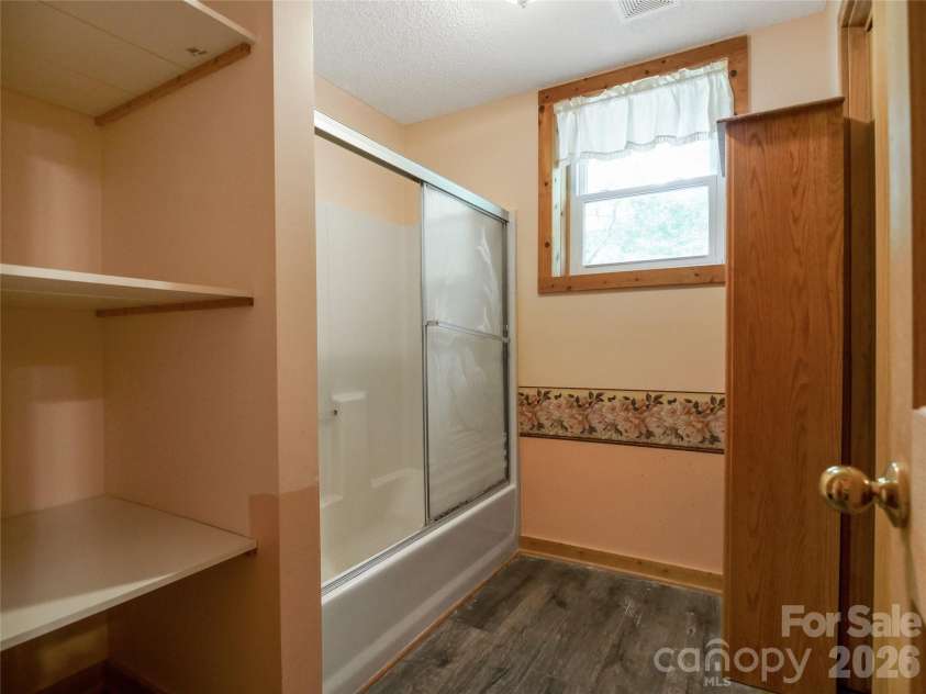 386 Arrowhead Trail, Columbus, NC 28722.  MLS# CAR4395929, YatesRealty ID 33804. 