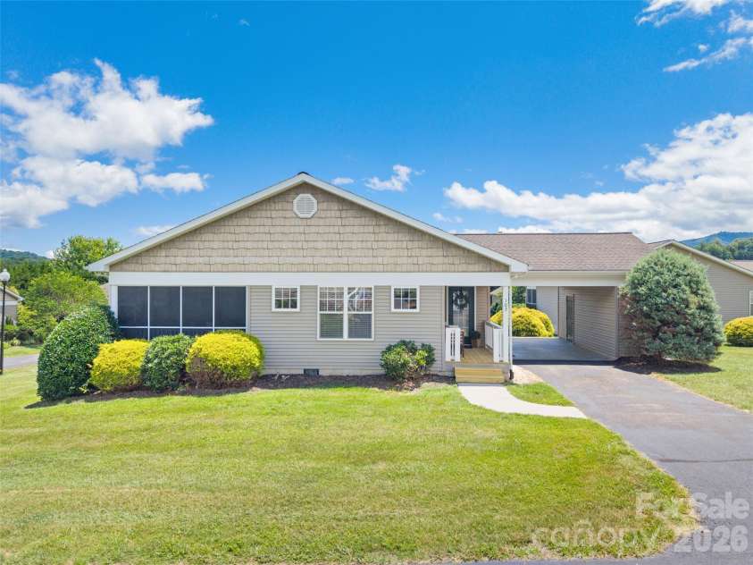 107 Cottage Loop, Waynesville, NC 28785.  MLS# CAR4397940, YatesRealty ID 33805. 