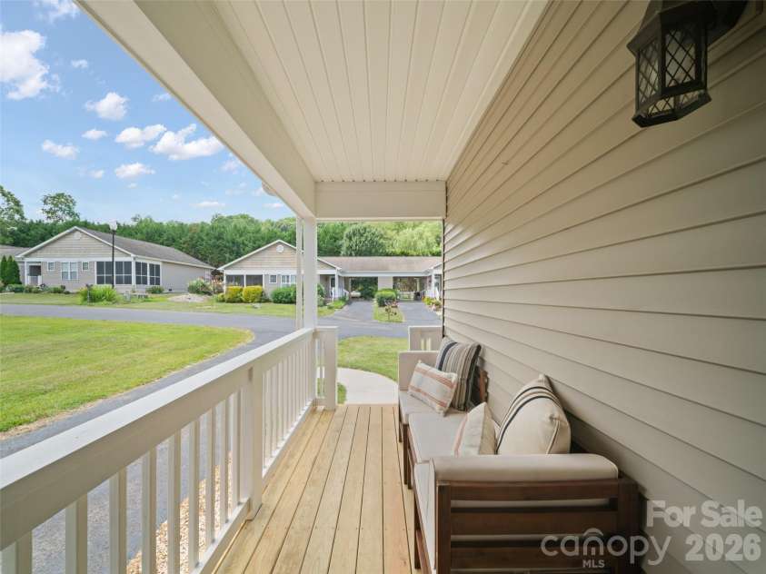 107 Cottage Loop, Waynesville, NC 28785.  MLS# CAR4397940, YatesRealty ID 33805. 