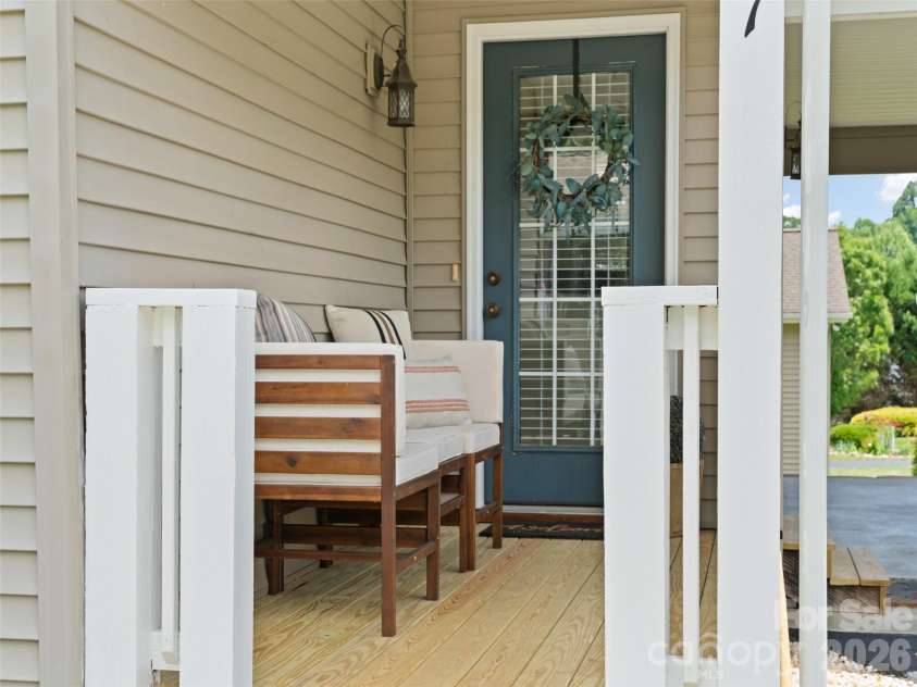 107 Cottage Loop, Waynesville, NC 28785.  MLS# CAR4397940, YatesRealty ID 33805. 