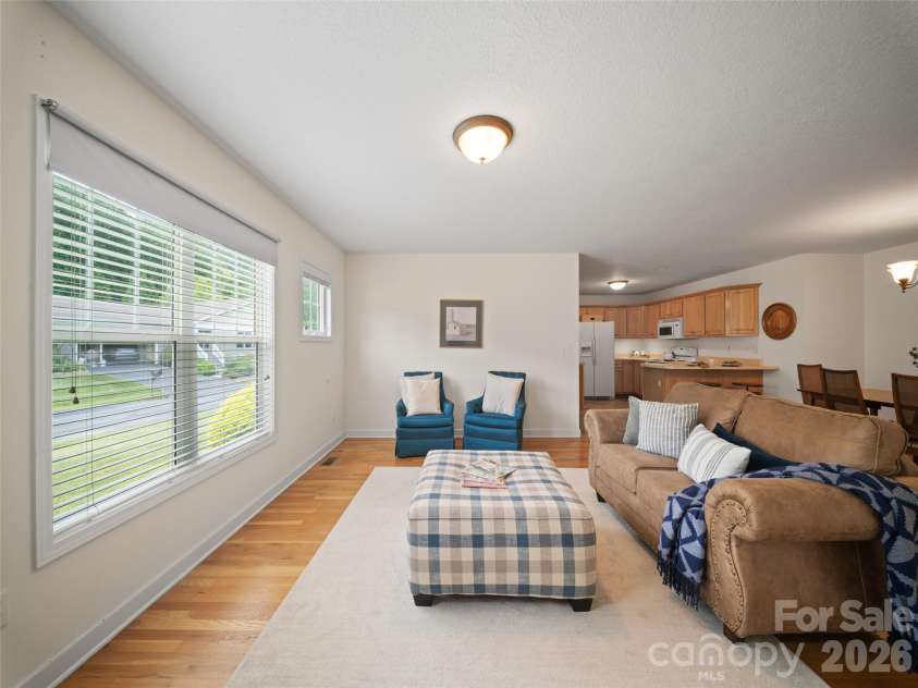 107 Cottage Loop, Waynesville, NC 28785.  MLS# CAR4397940, YatesRealty ID 33805. 