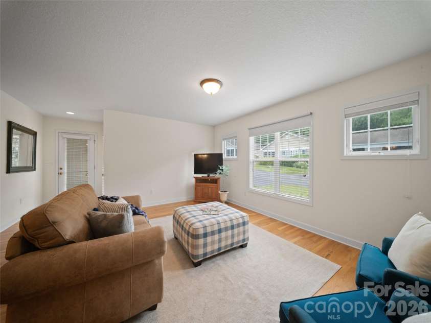 107 Cottage Loop, Waynesville, NC 28785.  MLS# CAR4397940, YatesRealty ID 33805. 