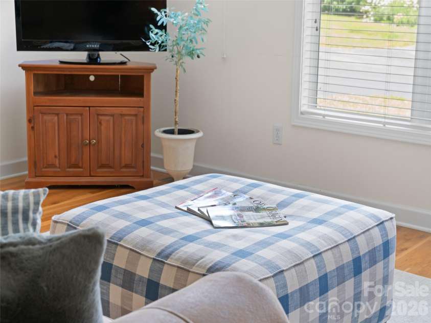 107 Cottage Loop, Waynesville, NC 28785.  MLS# CAR4397940, YatesRealty ID 33805. 