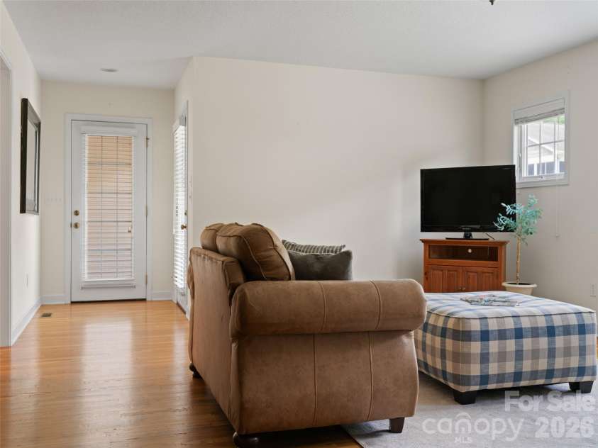 107 Cottage Loop, Waynesville, NC 28785.  MLS# CAR4397940, YatesRealty ID 33805. 