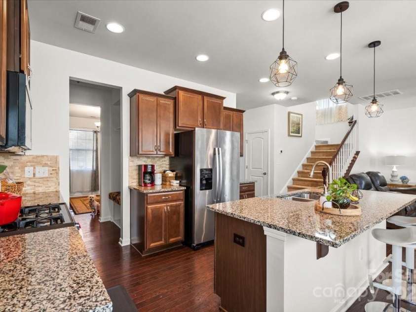 9533 Silverdale Lane, Charlotte, NC 28269.  MLS# CAR4257239, YatesRealty ID 33805. 