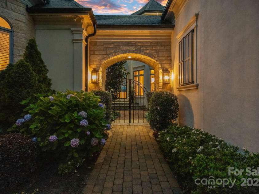 18408 Harbor Light Boulevard, Cornelius, NC 28031.  MLS# CAR4273907, YatesRealty ID 33806. 