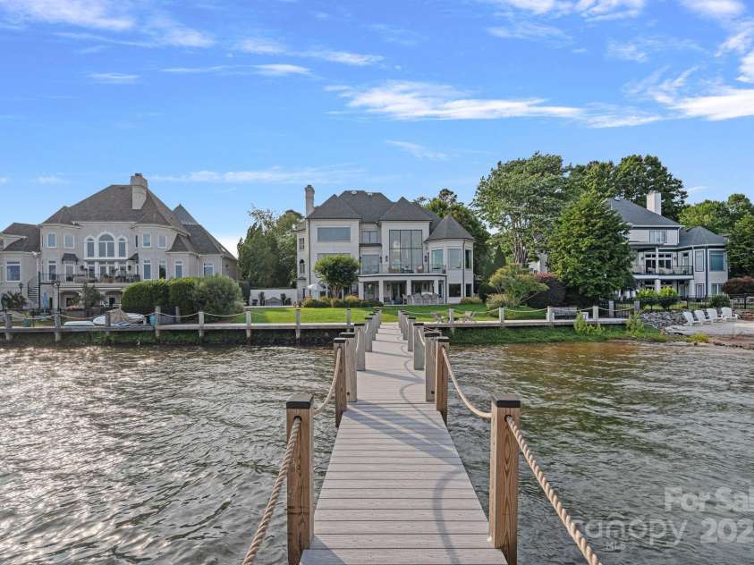 18408 Harbor Light Boulevard, Cornelius, NC 28031.  MLS# CAR4273907, YatesRealty ID 33806. 