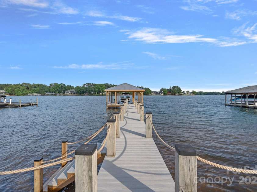 18408 Harbor Light Boulevard, Cornelius, NC 28031.  MLS# CAR4273907, YatesRealty ID 33806. 