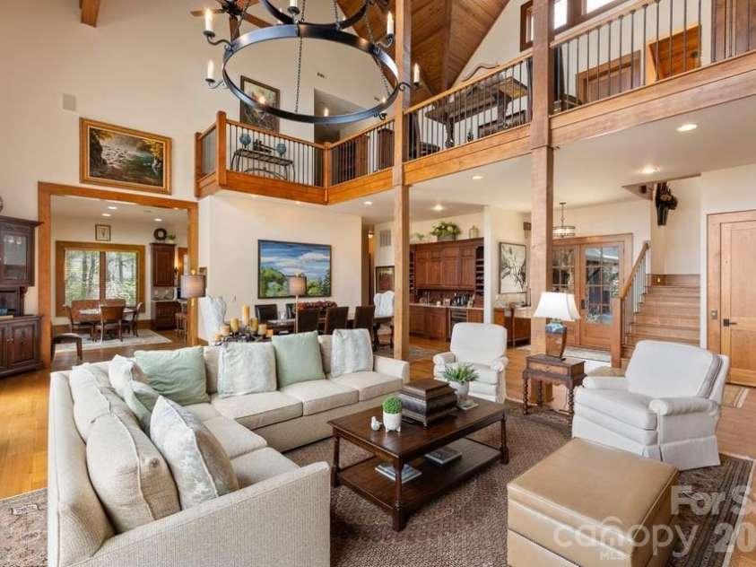 70 Norton Court, Highlands, NC 28741.  MLS# CAR4387101, YatesRealty ID 33806. 