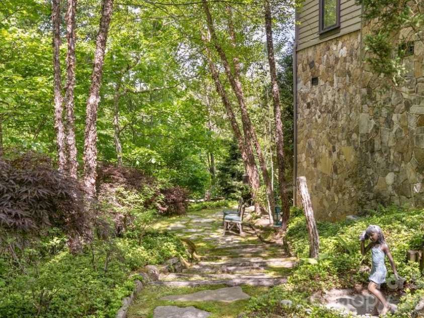 70 Norton Court, Highlands, NC 28741.  MLS# CAR4387101, YatesRealty ID 33806. 
