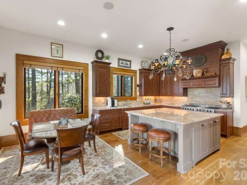 70 Norton Court, Highlands, NC 28741.  MLS# CAR4387101, YatesRealty ID 33806. Kitchen & Breakfast Area