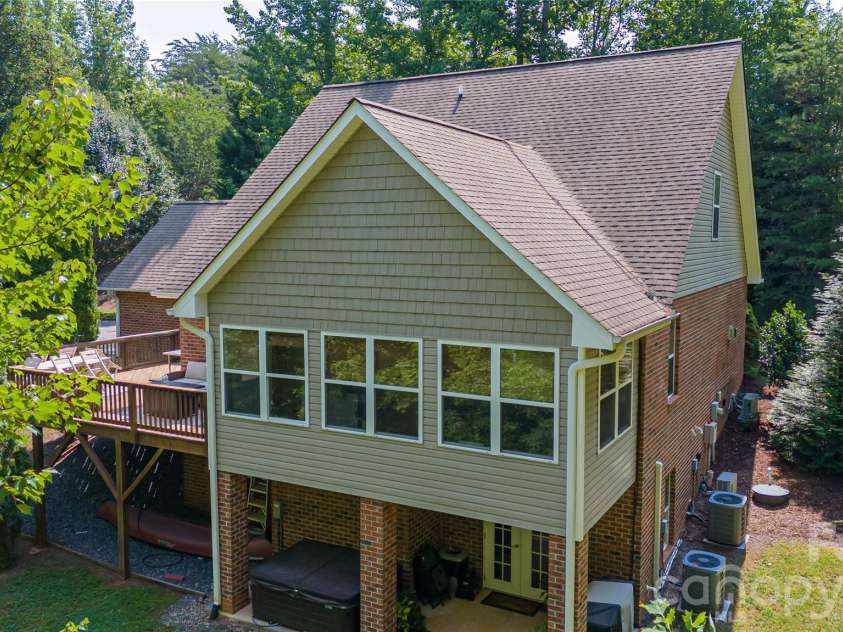 1518 Southpointe Drive, Morganton, NC 28655.  MLS# CAR4397240, YatesRealty ID 33809. 