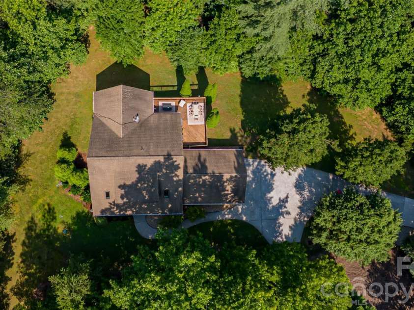 1518 Southpointe Drive, Morganton, NC 28655.  MLS# CAR4397240, YatesRealty ID 33809. 