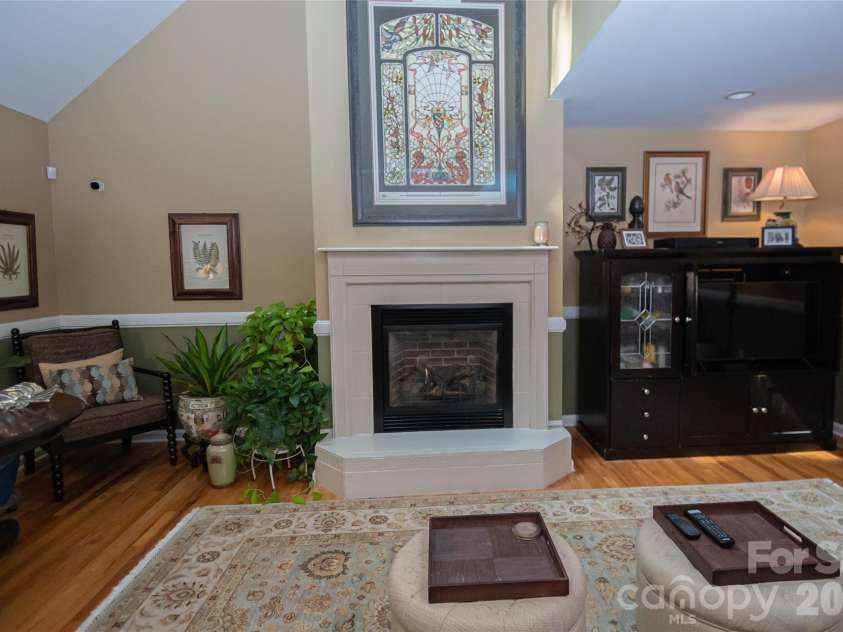 1518 Southpointe Drive, Morganton, NC 28655.  MLS# CAR4397240, YatesRealty ID 33809. 