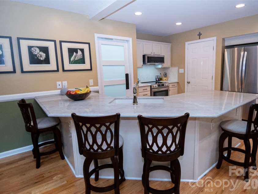 1518 Southpointe Drive, Morganton, NC 28655.  MLS# CAR4397240, YatesRealty ID 33809. 