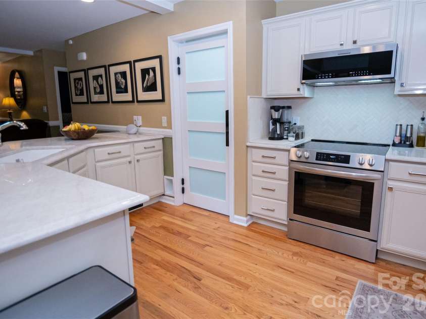 1518 Southpointe Drive, Morganton, NC 28655.  MLS# CAR4397240, YatesRealty ID 33809. 