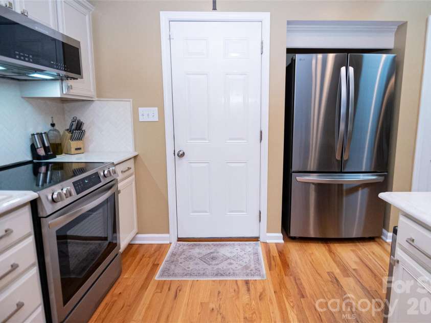 1518 Southpointe Drive, Morganton, NC 28655.  MLS# CAR4397240, YatesRealty ID 33809. 