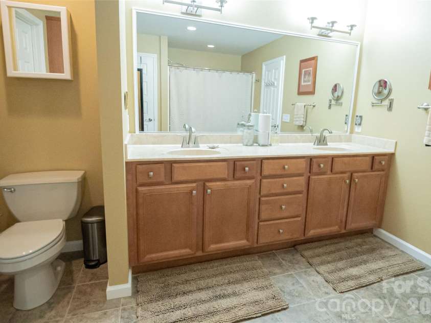 1518 Southpointe Drive, Morganton, NC 28655.  MLS# CAR4397240, YatesRealty ID 33809. 