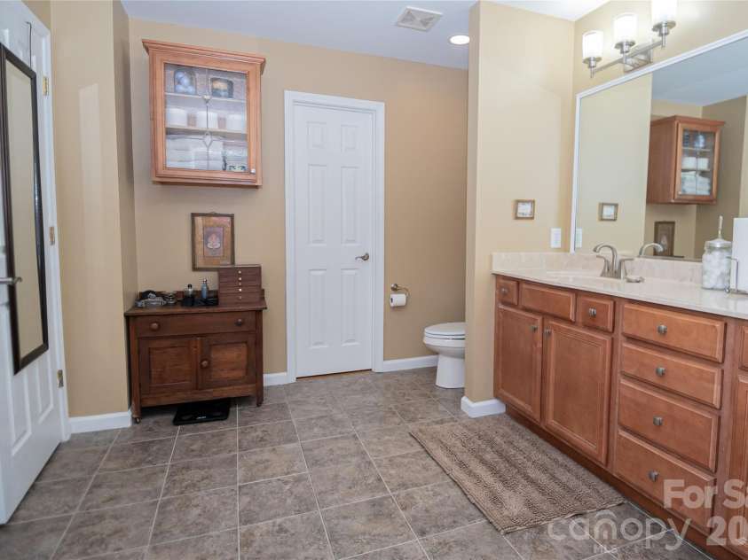1518 Southpointe Drive, Morganton, NC 28655.  MLS# CAR4397240, YatesRealty ID 33809. 