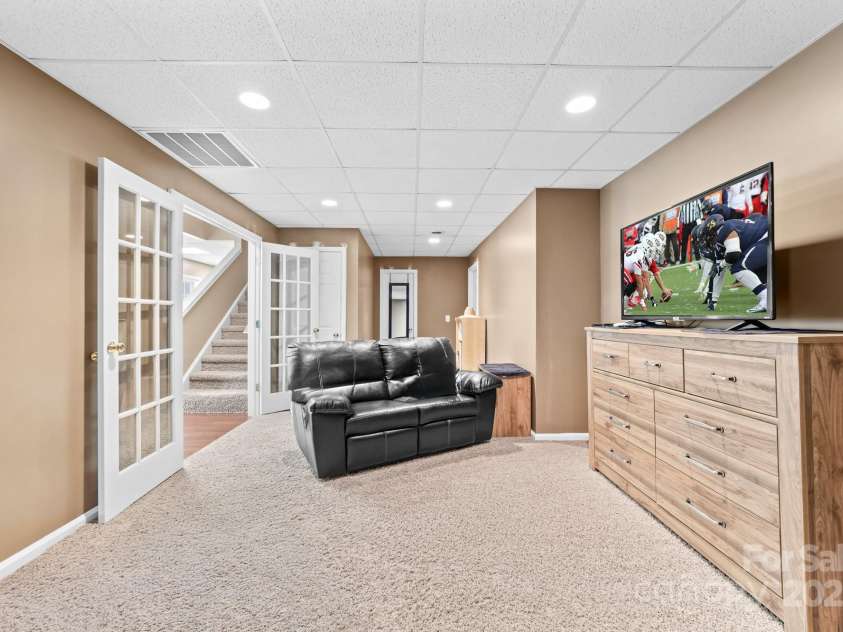 221 Deerfield Drive, Mount Holly, NC 28120.  MLS# CAR4280718, YatesRealty ID 33809. 