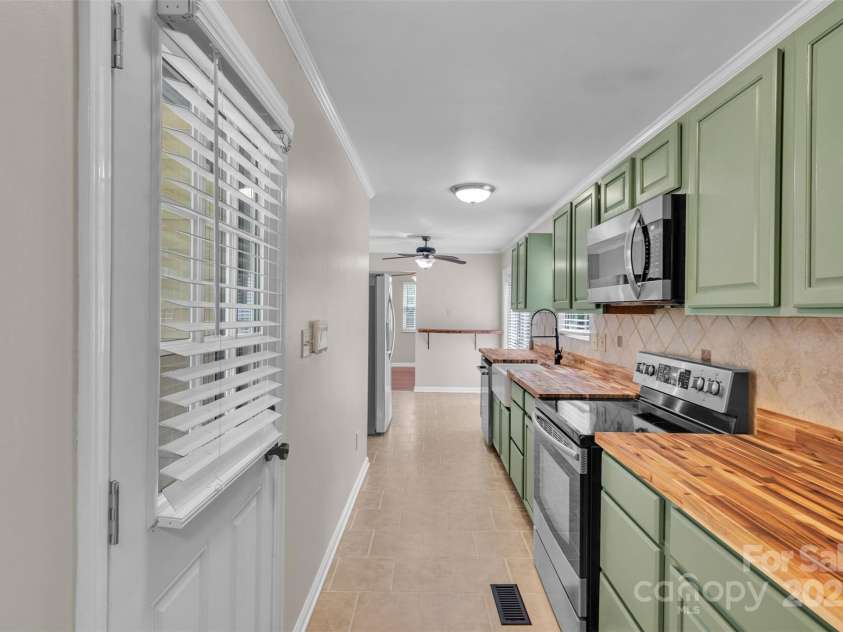 10351 Fink Road, Mount Pleasant, NC 28124.  MLS# CAR4280844, YatesRealty ID 33810. Kitchen