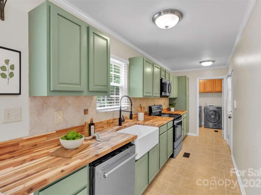 10351 Fink Road, Mount Pleasant, NC 28124.  MLS# CAR4280844, YatesRealty ID 33810. Kitchen