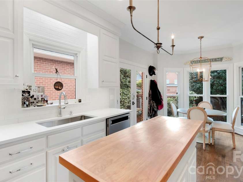 3524 Kylemore Court, Charlotte, NC 28210.  MLS# CAR4388897, YatesRealty ID 33810. 