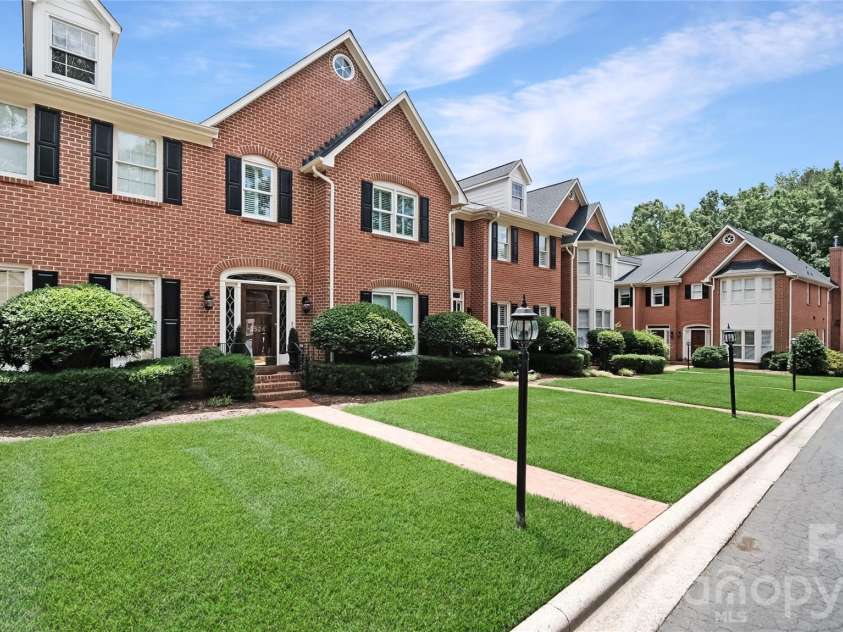 3524 Kylemore Court, Charlotte, NC 28210.  MLS# CAR4388897, YatesRealty ID 33810. 