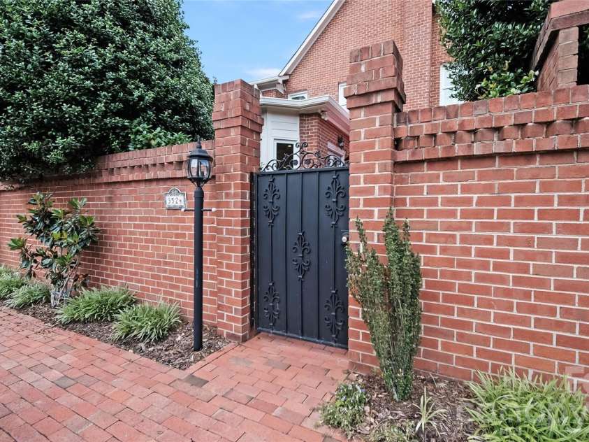 3524 Kylemore Court, Charlotte, NC 28210.  MLS# CAR4388897, YatesRealty ID 33810. 