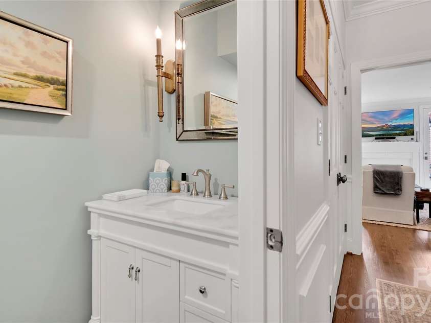 3524 Kylemore Court, Charlotte, NC 28210.  MLS# CAR4388897, YatesRealty ID 33810. 