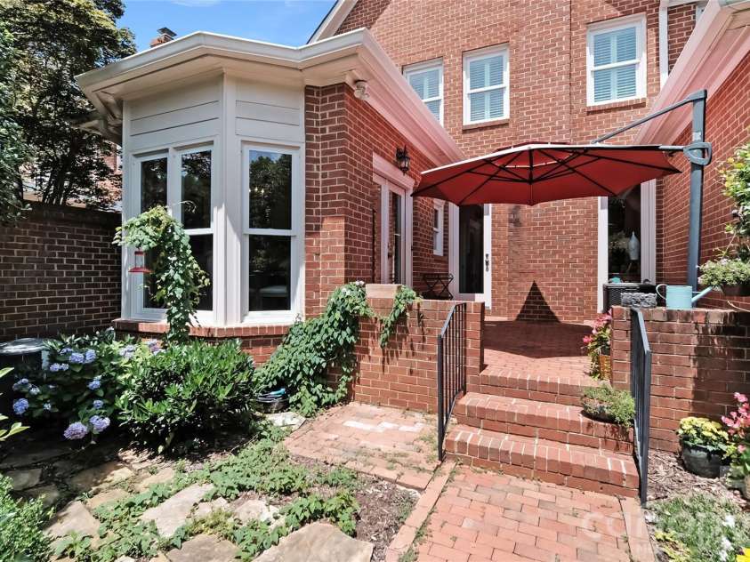 3524 Kylemore Court, Charlotte, NC 28210.  MLS# CAR4388897, YatesRealty ID 33810. 