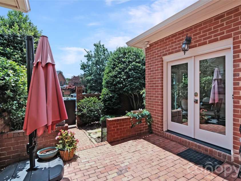 3524 Kylemore Court, Charlotte, NC 28210.  MLS# CAR4388897, YatesRealty ID 33810. 