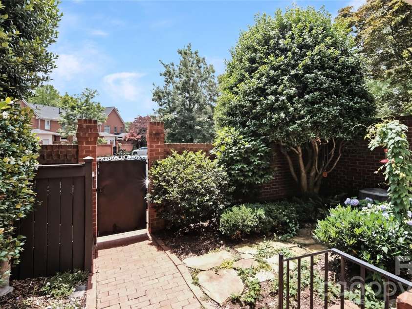 3524 Kylemore Court, Charlotte, NC 28210.  MLS# CAR4388897, YatesRealty ID 33810. 