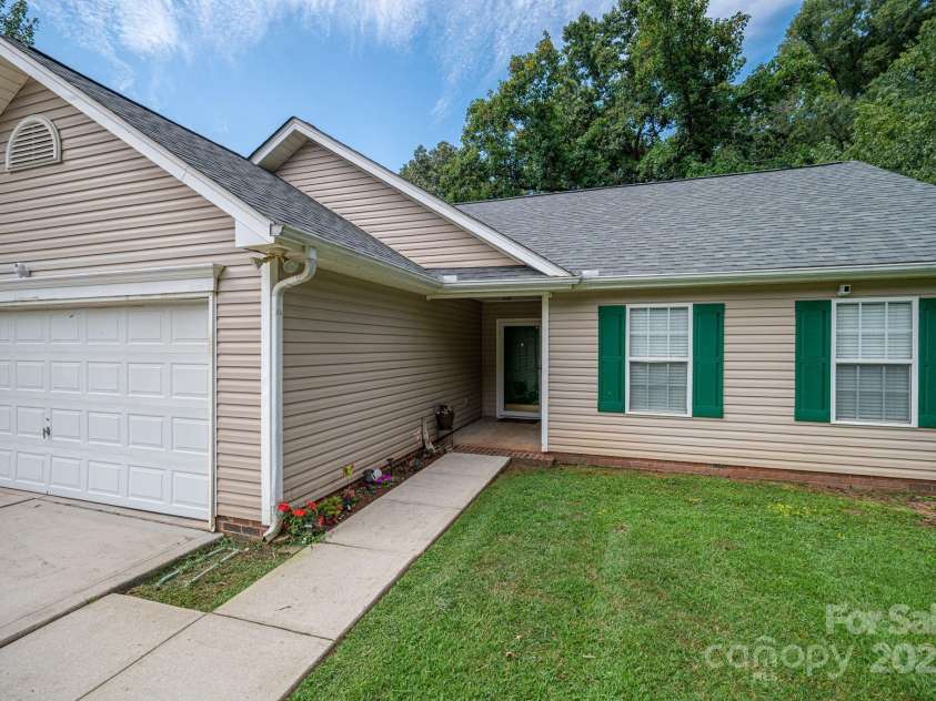 1441 Spring View Court, Rock Hill, SC 29732.  MLS# CAR4280950, YatesRealty ID 33811. 