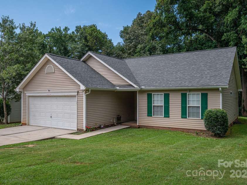 1441 Spring View Court, Rock Hill, SC 29732.  MLS# CAR4280950, YatesRealty ID 33811. 