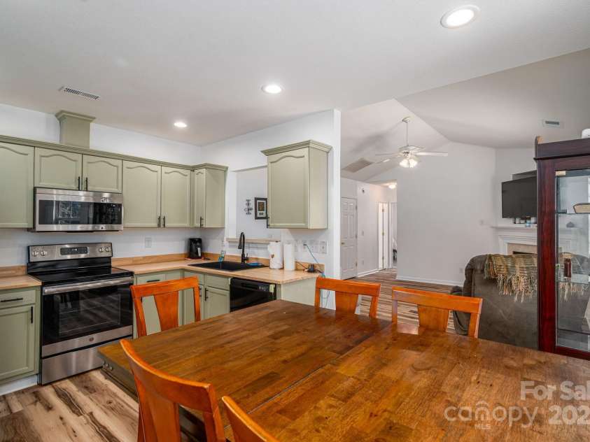 1441 Spring View Court, Rock Hill, SC 29732.  MLS# CAR4280950, YatesRealty ID 33811. 