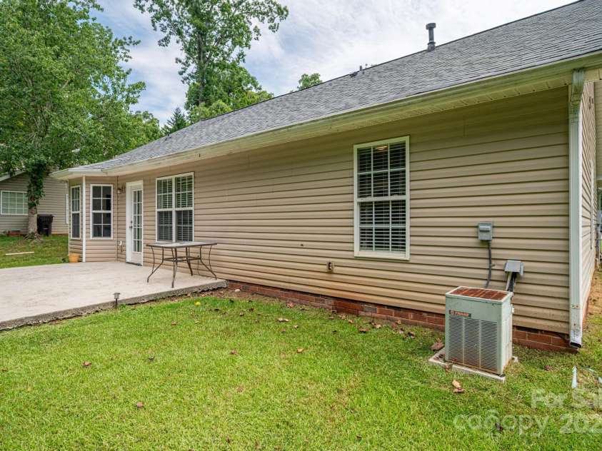 1441 Spring View Court, Rock Hill, SC 29732.  MLS# CAR4280950, YatesRealty ID 33811. 