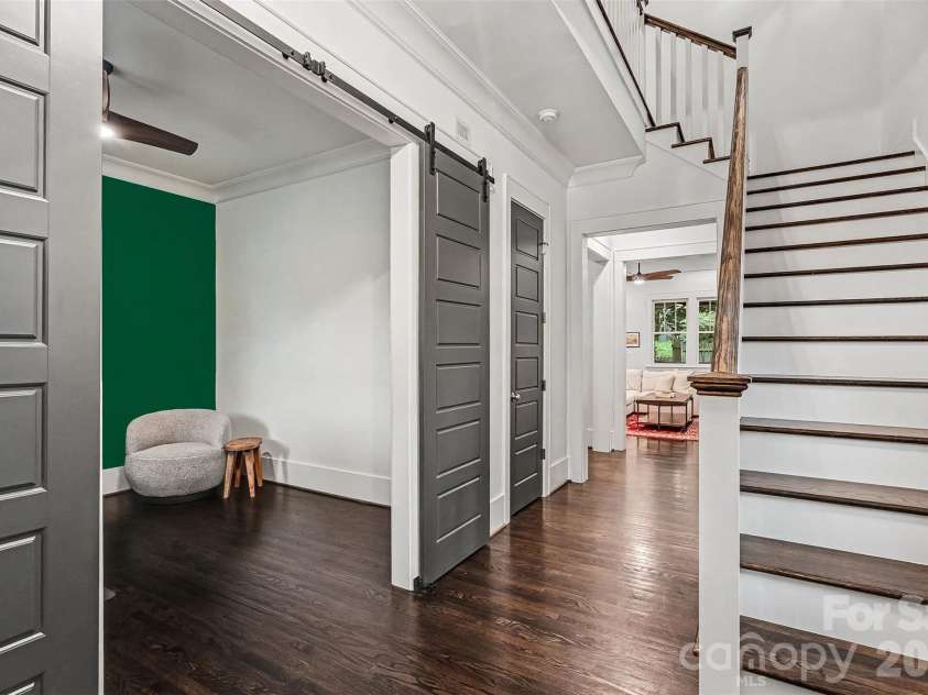 1615 Main Street, Charlotte, NC 28204.  MLS# CAR4386358, YatesRealty ID 33811. 
