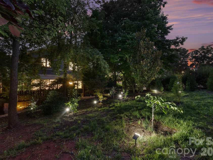 1615 Main Street, Charlotte, NC 28204.  MLS# CAR4386358, YatesRealty ID 33811. 