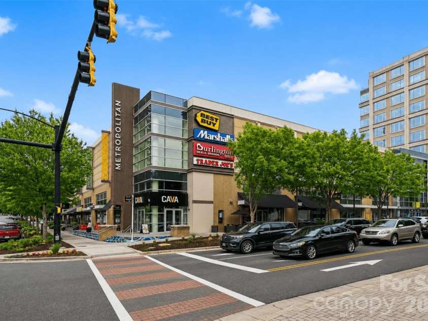 1615 Main Street, Charlotte, NC 28204.  MLS# CAR4386358, YatesRealty ID 33811. 