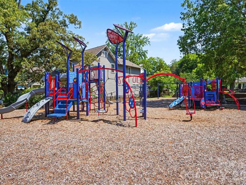 1615 Main Street, Charlotte, NC 28204.  MLS# CAR4386358, YatesRealty ID 33811. 