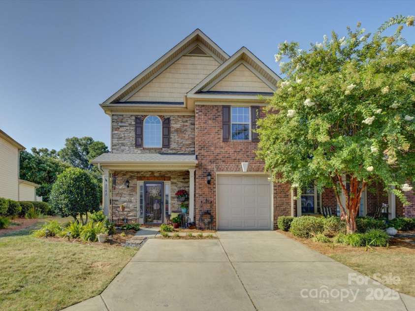 2042 Oxford Heights, Fort Mill, SC 29715.  MLS# CAR4284314, YatesRealty ID 33812. 