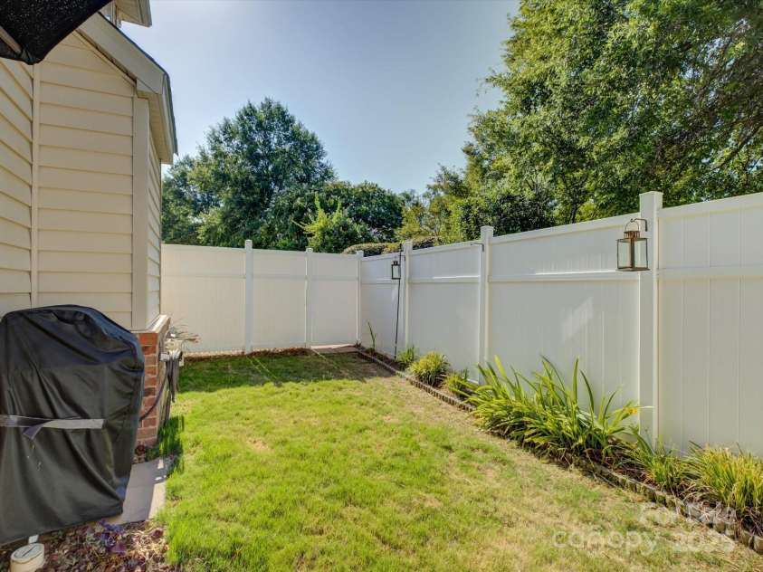 2042 Oxford Heights, Fort Mill, SC 29715.  MLS# CAR4284314, YatesRealty ID 33812. 