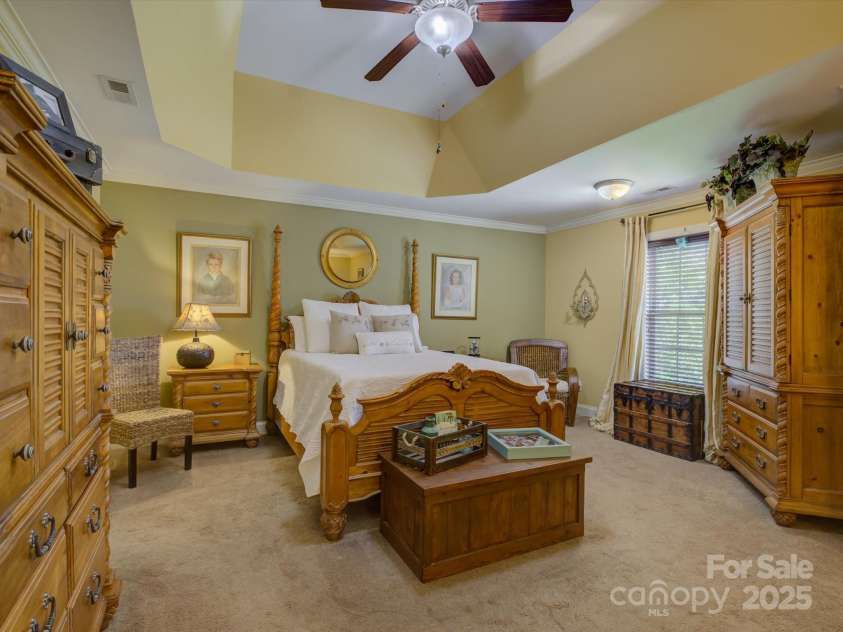 2042 Oxford Heights, Fort Mill, SC 29715.  MLS# CAR4284314, YatesRealty ID 33812. 